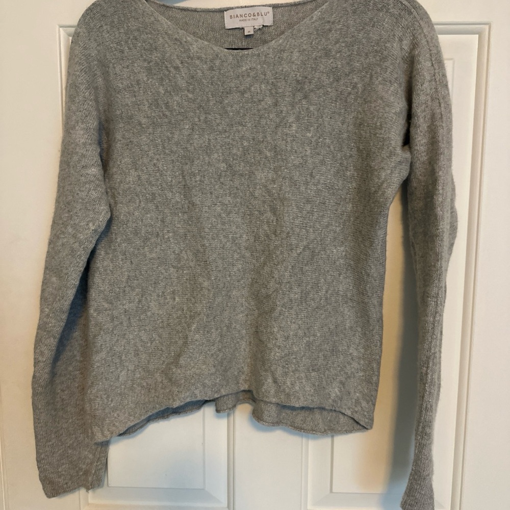 Bianco and Blu Made in Italy Heather Gray V-Neck Sweater